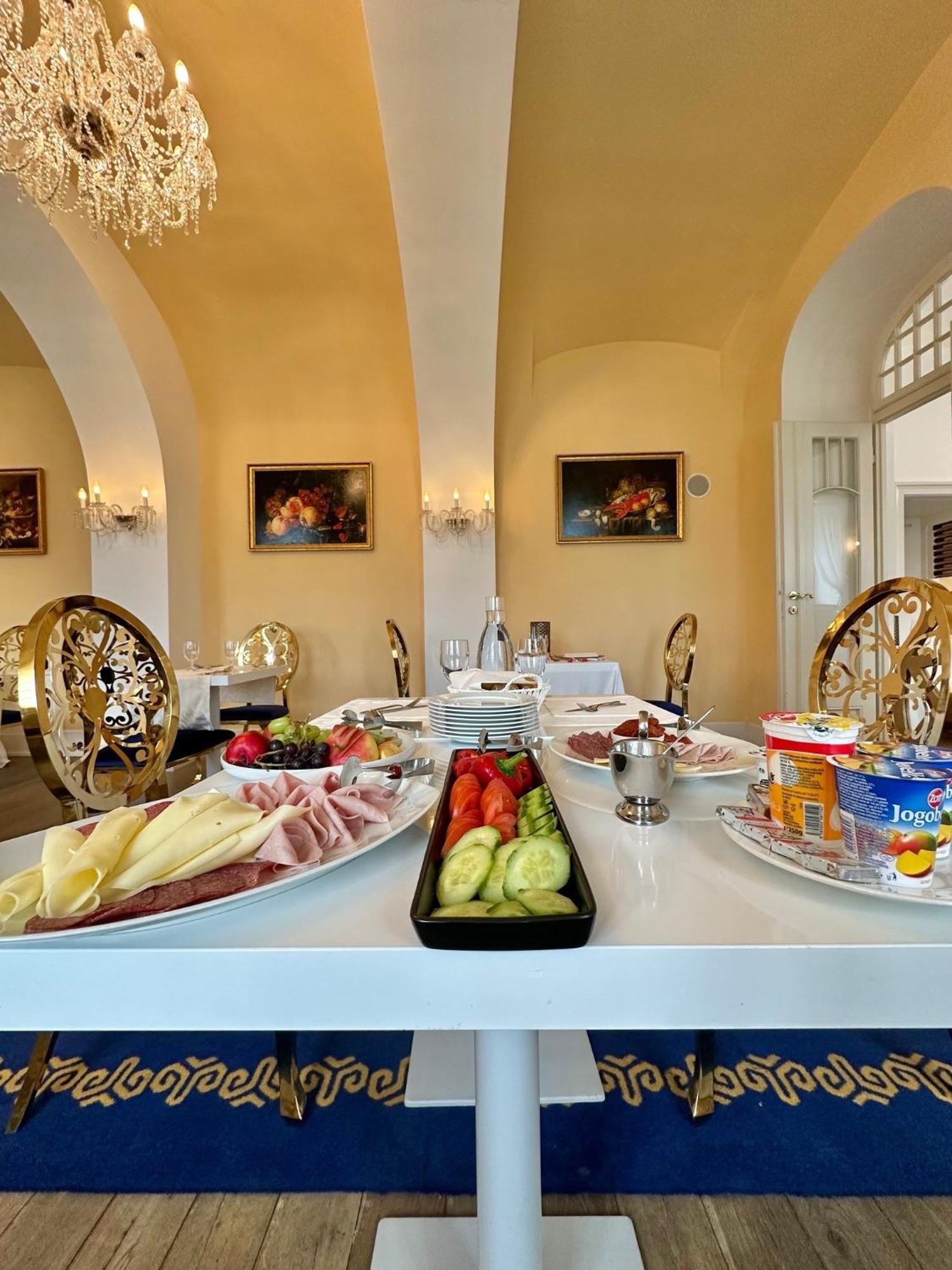 Tomášov Art Hotel Kastiel מראה חיצוני תמונה