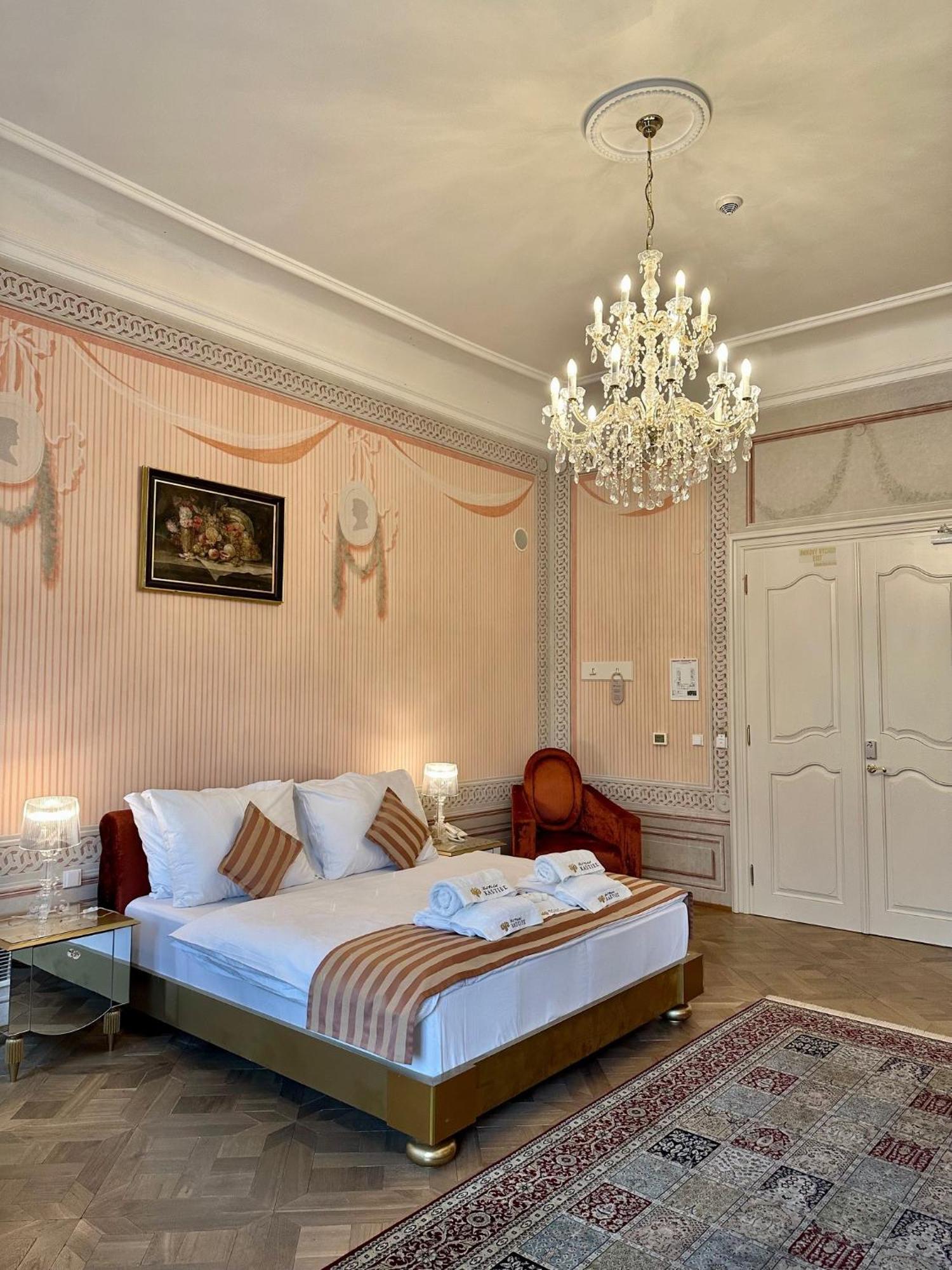 Tomášov Art Hotel Kastiel מראה חיצוני תמונה