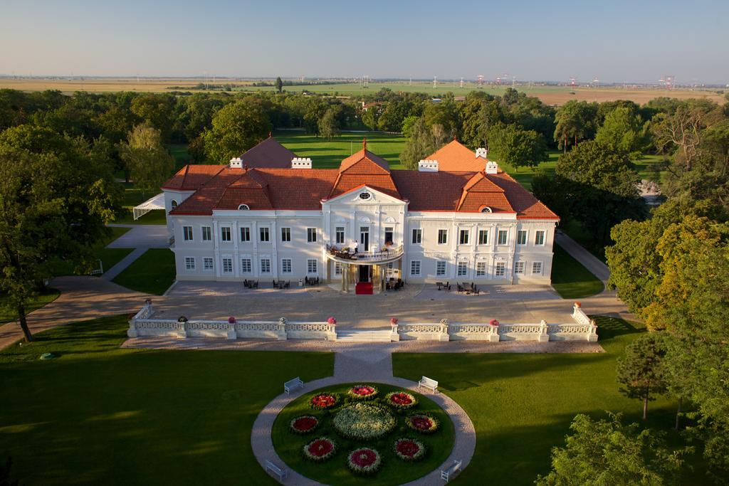 Tomášov Art Hotel Kastiel מראה חיצוני תמונה