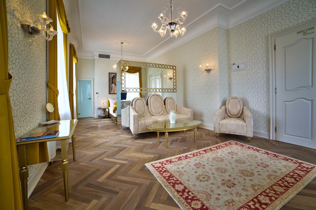 Tomášov Art Hotel Kastiel מראה חיצוני תמונה